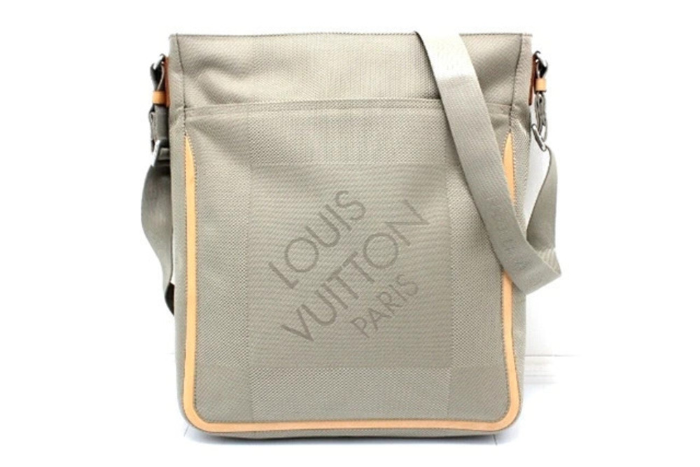 LOUIS VUITTON Compagnon Shoulder Bag Damier Geant Sable